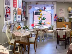 Lucy's Cafe