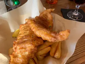 Fado Pub & Kitchen