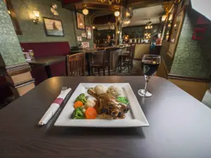 Guv'nor Inn & Pub
