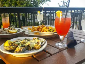200 North Beach Restaurant and Bar