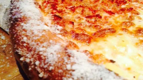 Riviera Pizza & Spaghetti House in ウィンザー
