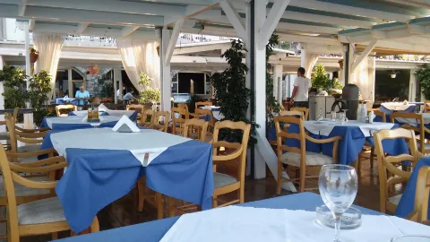 Kalidon The Floating Restaurant in 엘룬다