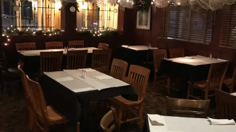Cannova's in Freeport