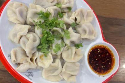 مطعم (عائلة ما )مسلم صيني