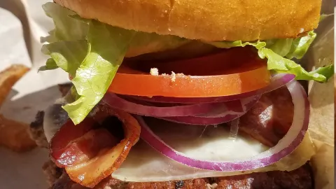 Empire Burger in 서밋 카운티