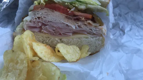 Full Belly Deli in Уоррен
