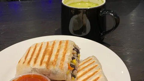 Yeti's Grind coffee in เวล