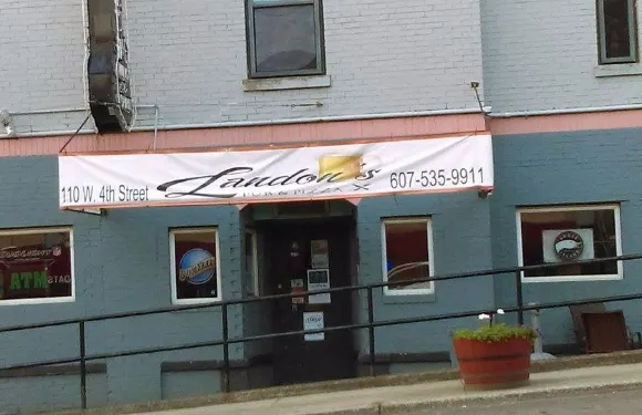 Landon's Pub & Pizza