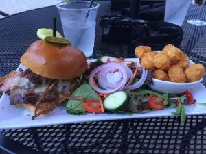 Bar 802