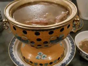 YK hotpot 4915 50 st Yellowknife, NT X1A 1R6