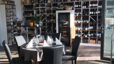 Da Nevi - Enoteca con Cucina in ツーク