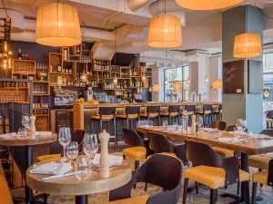 Popot Cafe & Bistro