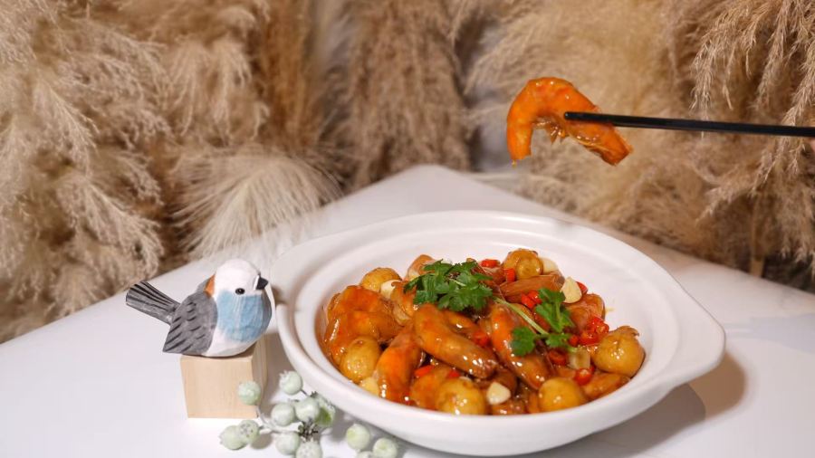 Wangyue Lake Shore · Banyan Lake Secret Restaurant