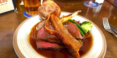 Cromwells Bar and Restaurant