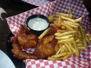 Shooters Bar & Grill