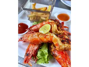Indigo Bar Restaurant & Suites