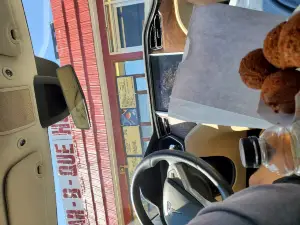Bar-B-Que Hut