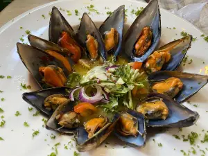 El Refugio Grill