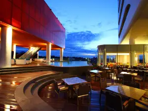 Life Green Dining at Sensa Hotel Ciwalk