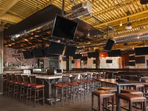 Brewbakers Bar & Grill