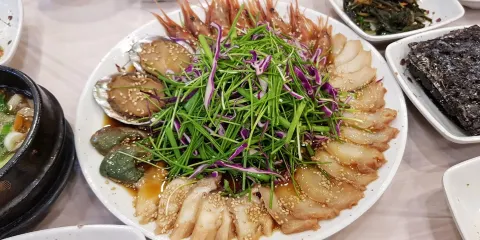 Samgo Jeongmun