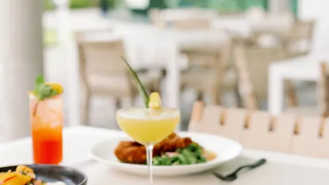 Covey Kitchen + Cocktails in ゲーンズビル