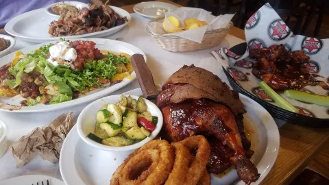 County Grill & Smokehouse in 漢普頓