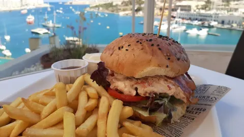 The View Bar & Restaurant in มอลตา