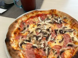 Gomba etterem es pizzeria