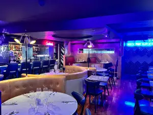 Gastro 101 Grill Restaurant & Bar