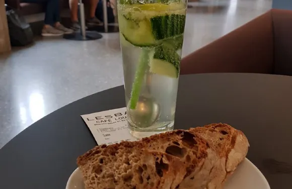 Café Lounge Lesbar