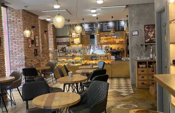 Crustum Bakery & Cafe Pilies 4