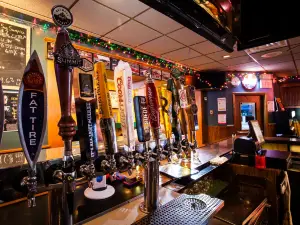 Turtle's Bar & Grill