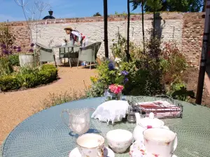 Folly Tearooms