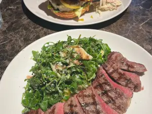 Harry's Restaurant