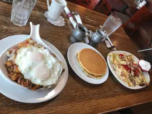Rise n Dine Breakfast & Lunch Restaurant