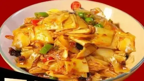 Maimaitixinjiangdapanji.jiuding Beef Noodles in เก้อร์มู่