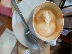 Coffee & Books, děčínská kulturní kavárna