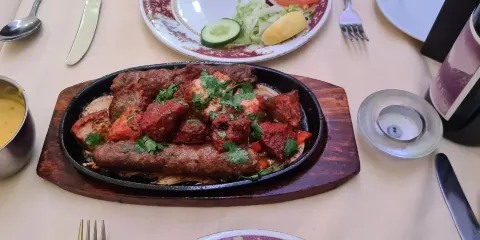Rozi's Tandoori House