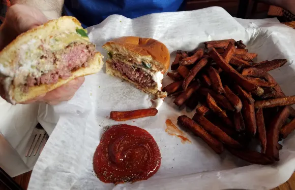 Quinton's Bar & Deli