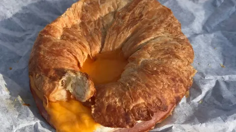 Hot Lava Bakery in サンリヴァー