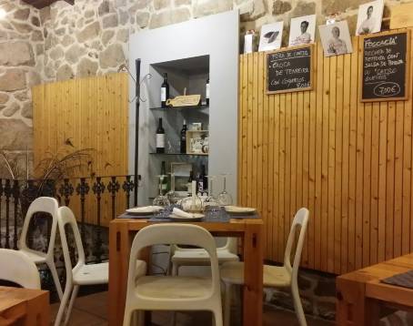 Tapas e vinos