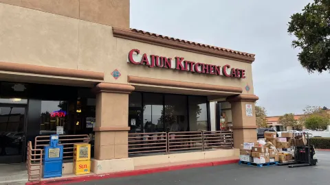 Cajun Kitchen Cafe in ลอมพอค