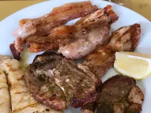 Trattoria Storica Con Pizzeria Da Pisello
