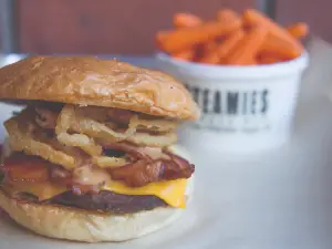 Steamies Burger Bar