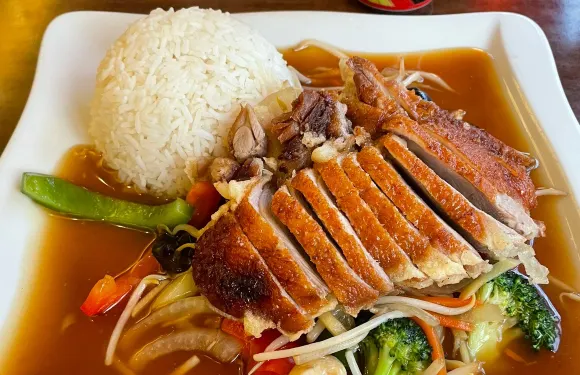 Lin's Wok