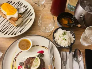 FyZz Gastropub