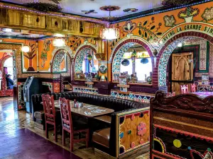 La Fiesta Mexican Restaurant & Lounge