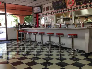 Nickels Diner
