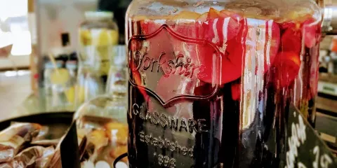 PEOPLE Snacks & Drinks